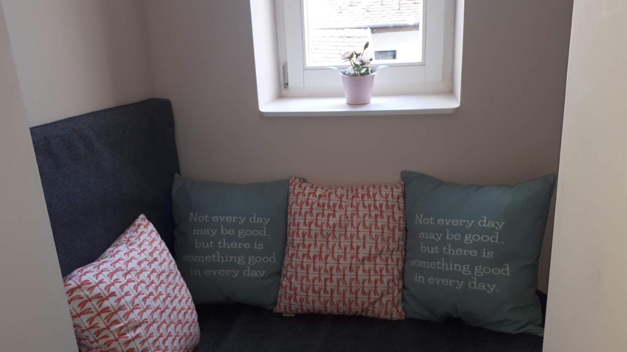 Apartament Gizella *