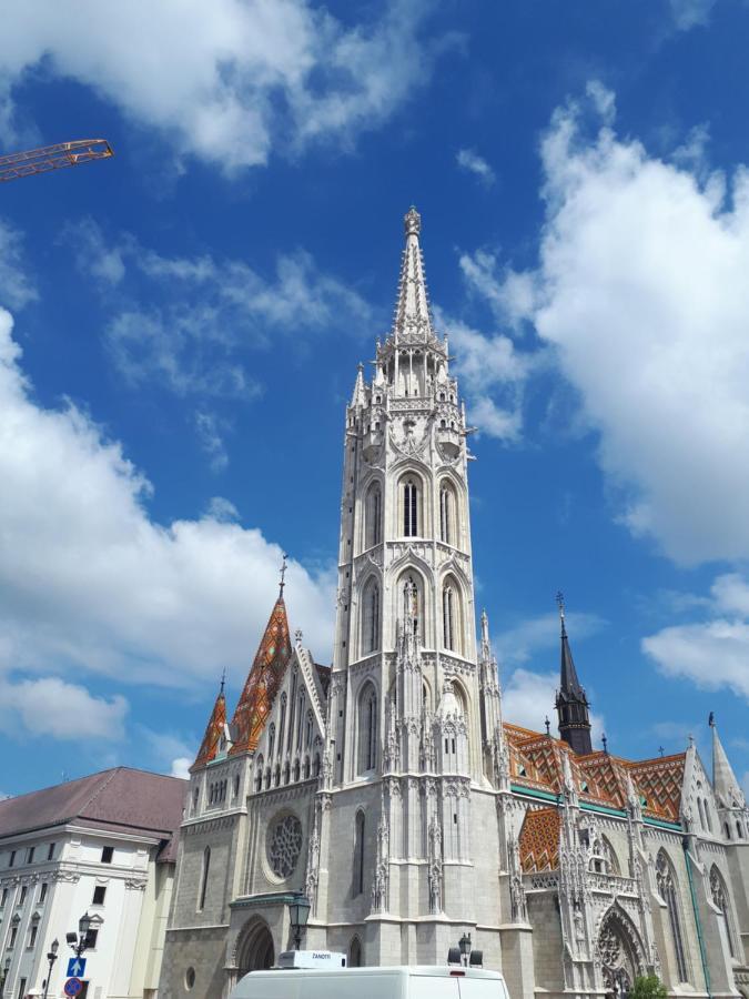 Gizella Apartament *
